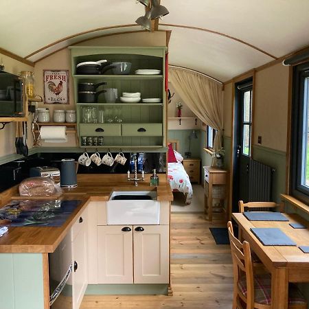 Brook The Shepherd Hut Saltash Eksteriør billede